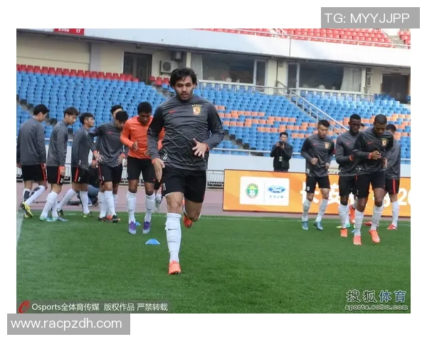 恒大主场战平苏宁,失去中超榜首位置的领先优势 恒大主场战平苏宁,失去中超榜首位置的领先优势