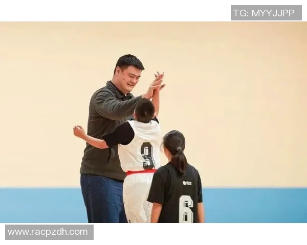 莫布利与姚明重聚畅谈篮球梦想与友谊的深厚情谊